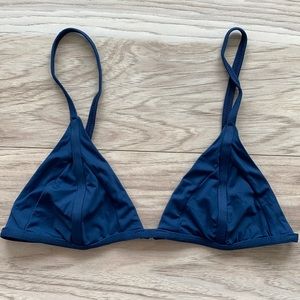 Frankie’s Bikini’s Navy Blue Bikini Top Size Small